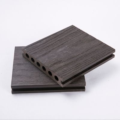 Plancher en Wpc composite 100% recyclable pour terrasse de jardin et piscine