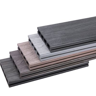 Plancher en Wpc composite 100% recyclable pour terrasse de jardin et piscine