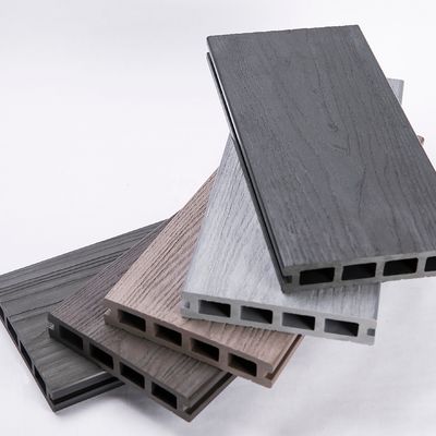 Planchers de bateaux de teck synthétique et composite bois-plastique