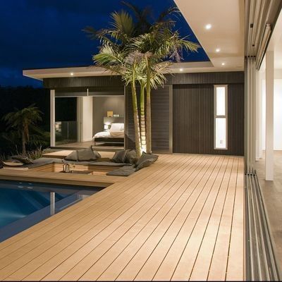 Decking extérieur en WPC gris foncé avec des fixations brevetées de Everjade