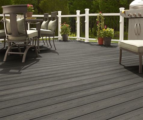 Traitement de surface double Decking WPC 18 mm au-dessus de l'épaisseur pour le parc Balcon jardin