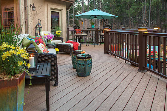 Coextrusion résistante aux fissures wpc deck voyage composite decking avec 12 choix de couleurs