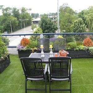 Des carreaux d'herbe artificielle interlignés pour le gazon artificiel Taille 300x300x22/25 mm Drainage