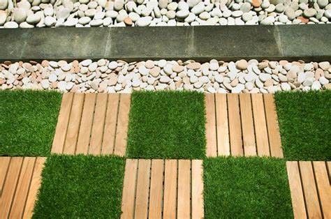 Des carreaux d'herbe artificielle interlignés pour le gazon artificiel Taille 300x300x22/25 mm Drainage