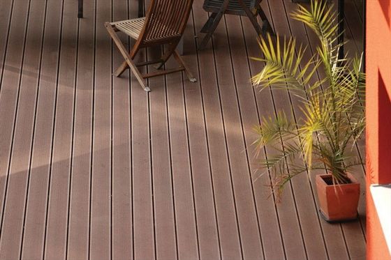 Coextrusion résistante aux fissures wpc deck voyage composite decking avec 12 choix de couleurs