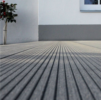 Plancher extérieur imperméable à l'eau Patio Decking Plancher extérieur en bois plastique composite