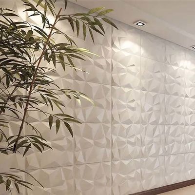 Fond de télévision de salon de luxe 500 mm * 50 mm PVC panneau mural 3D avec un design moderne